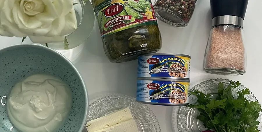 Salata cu ton si castraveti murati
